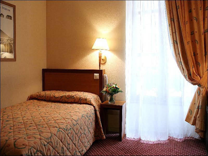 La Dependance Hotel Paris Exterior photo